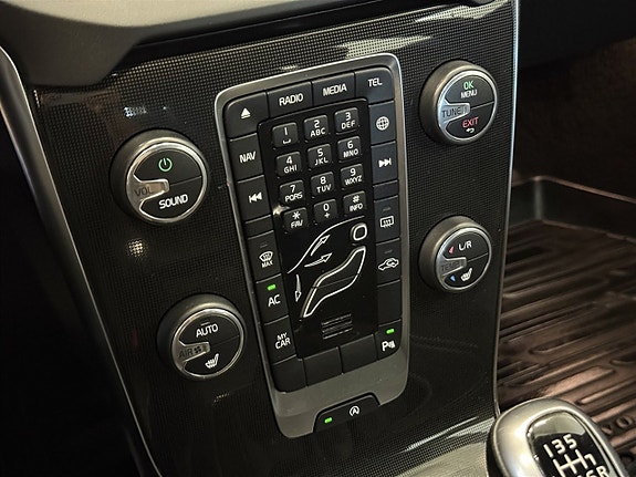Volvo V40 15 of 19