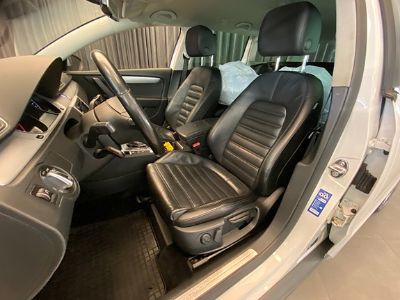 Volkswagen Passat Alltrack 7 of 30