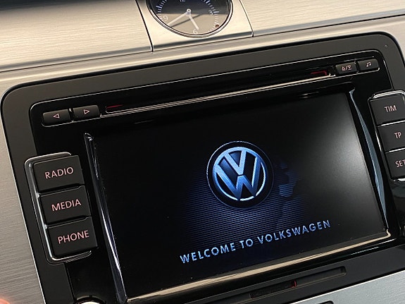 Volkswagen Passat Alltrack 10 of 30
