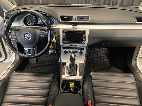 Volkswagen Passat Alltrack 6 of 30
