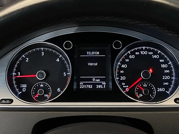 Volkswagen Passat Alltrack 9 of 30