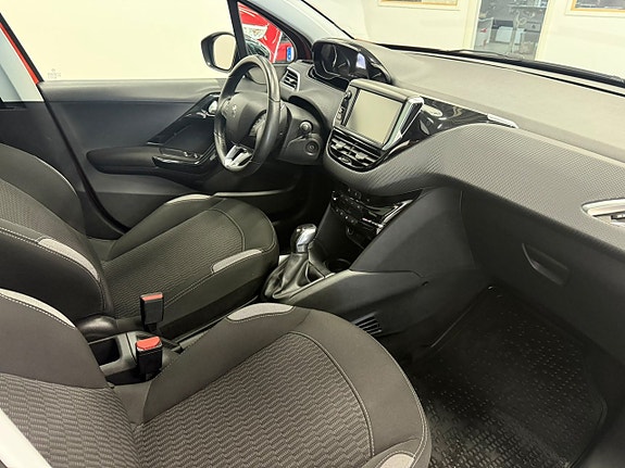 Peugeot 208 8 of 11