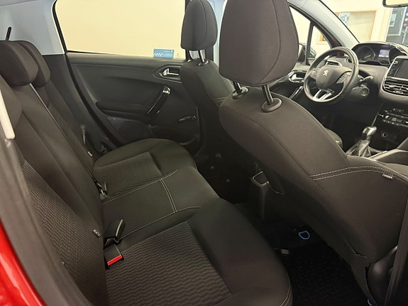 Peugeot 208 9 of 11