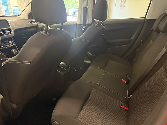 Peugeot 208 10 of 11