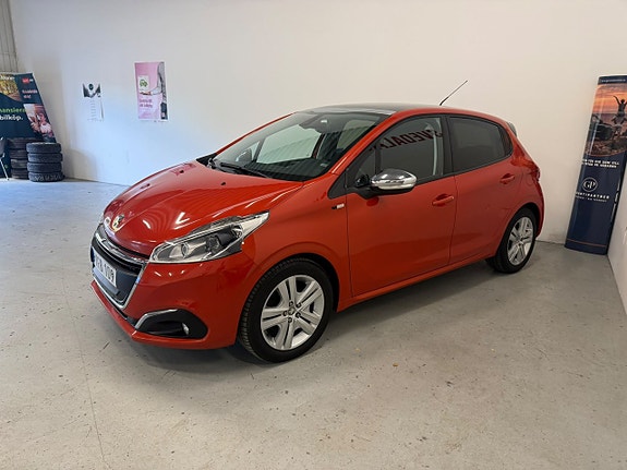 Peugeot 208 3 of 11