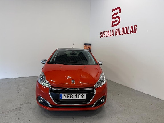 Peugeot 208 2 of 11