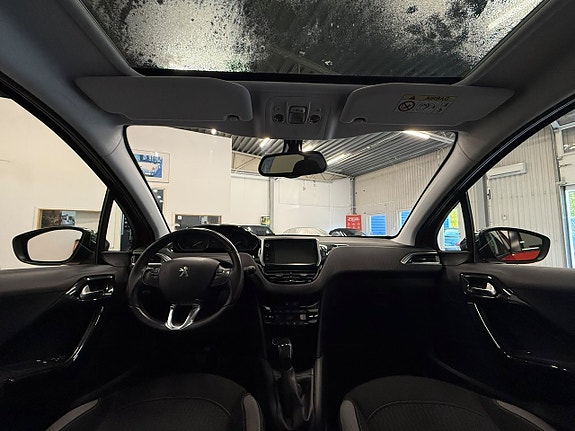 Peugeot 208 11 of 11