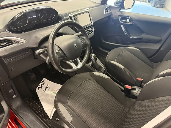 Peugeot 208 7 of 11