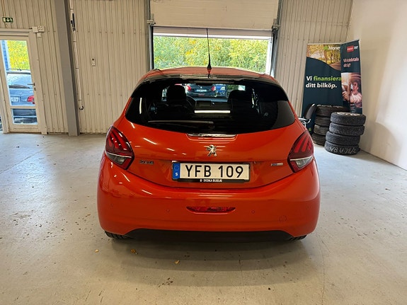Peugeot 208 5 of 11
