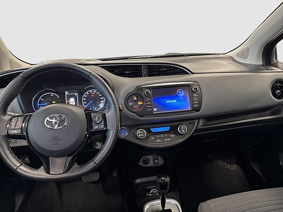 Toyota Yaris 7 of 13