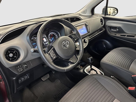 Toyota Yaris 10 of 13