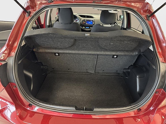 Toyota Yaris 12 of 13