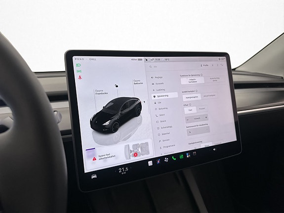 Tesla Model Y 23 of 30