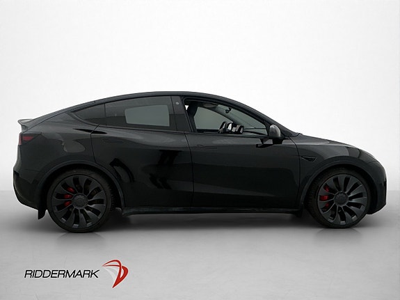 Tesla Model Y 10 of 30