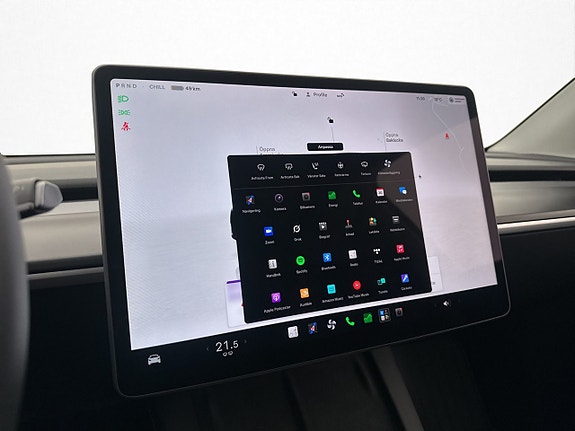 Tesla Model Y 26 of 30