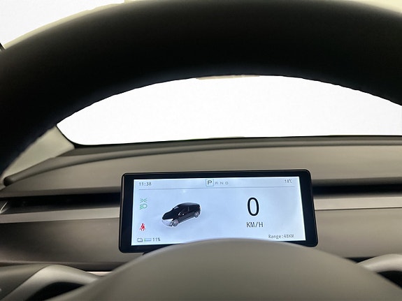 Tesla Model Y 20 of 30