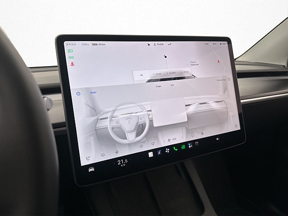 Tesla Model Y 21 of 30