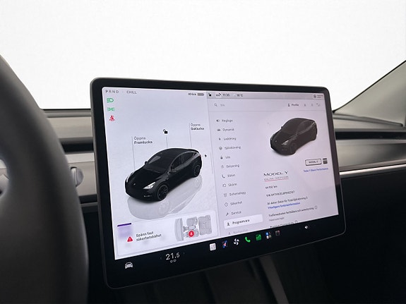 Tesla Model Y 24 of 30