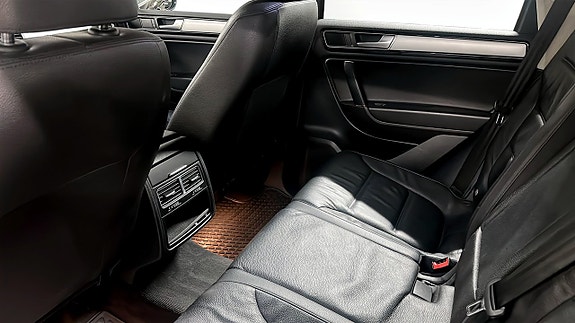 Volkswagen Touareg 11 of 12