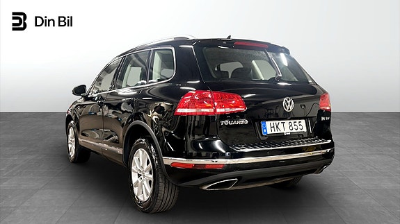 Volkswagen Touareg 3 of 12