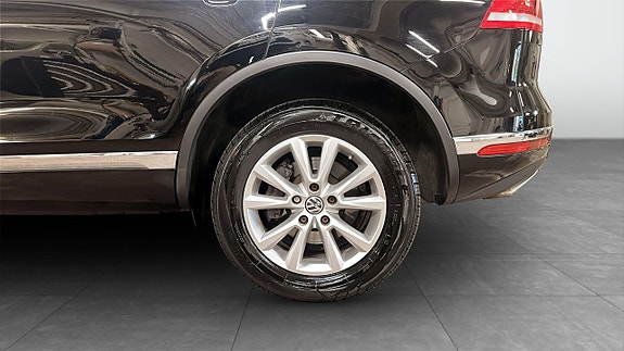 Volkswagen Touareg 6 of 12