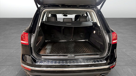 Volkswagen Touareg 12 of 12