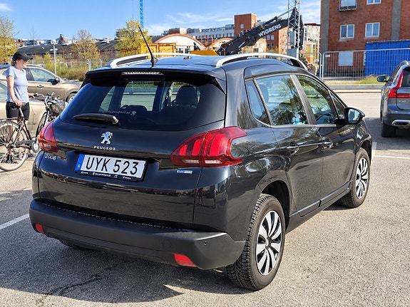 Peugeot 2008 2 of 4