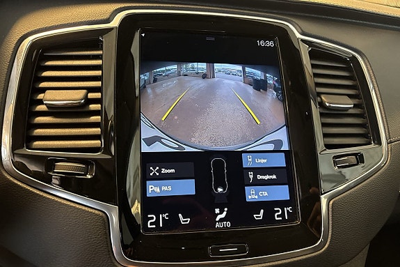 Volvo XC90 26 of 30