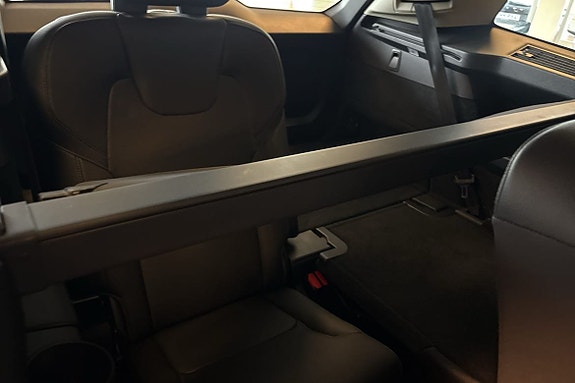 Volvo XC90 18 of 30