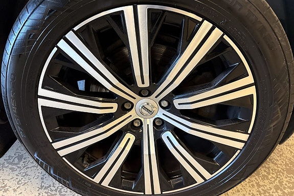 Volvo XC90 19 of 30