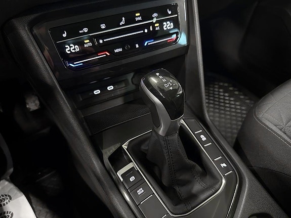 Volkswagen Tiguan 12 of 15