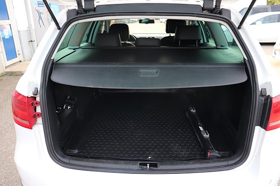 Volkswagen Passat 9 of 9