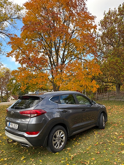 Hyundai Tucson 2 of 5