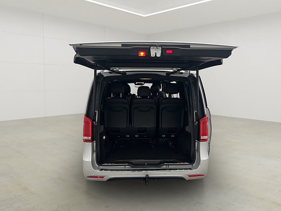 Mercedes-Benz V250 14 of 30