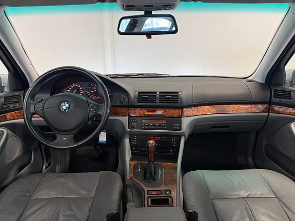 BMW 523i 5 of 11