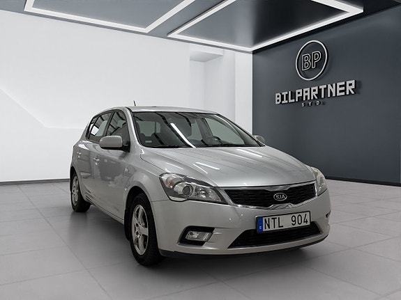 Kia Ceed 4 of 13