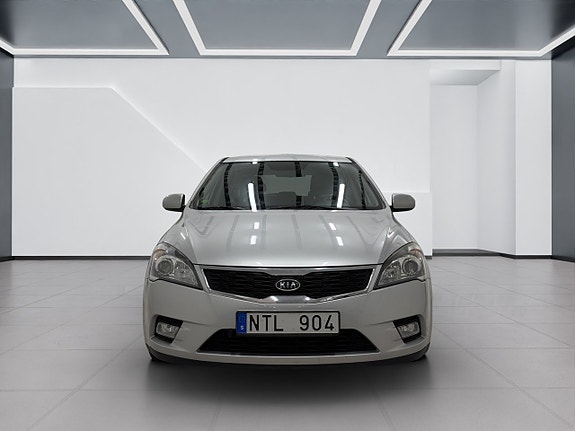 Kia Ceed 3 of 13