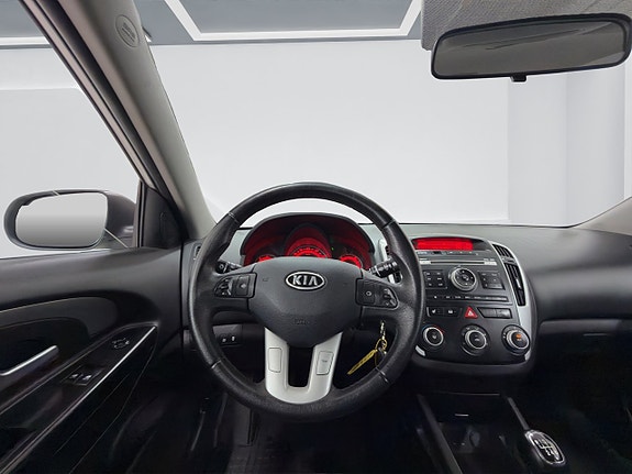 Kia Ceed 11 of 13