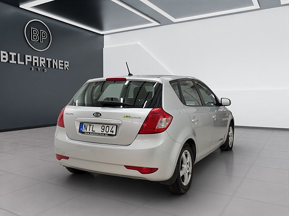 Kia Ceed 5 of 13