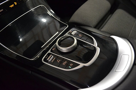 Mercedes-Benz C200 17 of 25