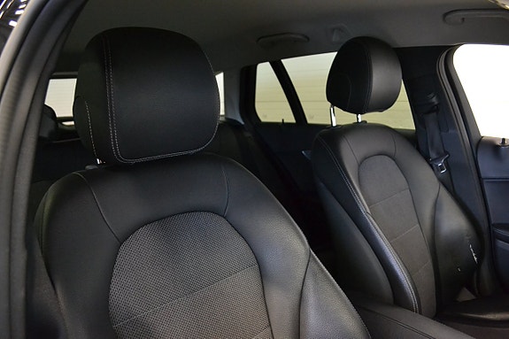 Mercedes-Benz C200 11 of 25