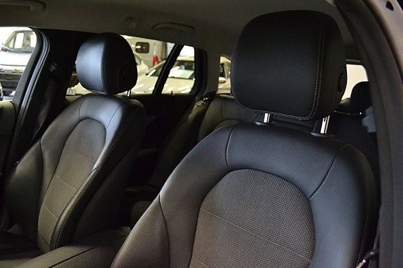 Mercedes-Benz C200 14 of 25