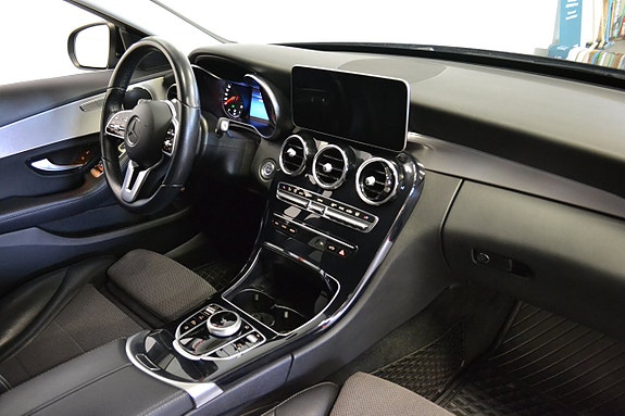 Mercedes-Benz C200 9 of 25