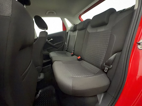 Volkswagen Polo 16 of 25