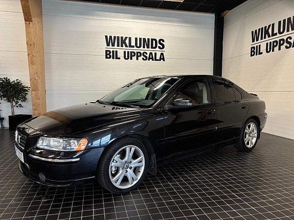 Volvo S60 2 of 12