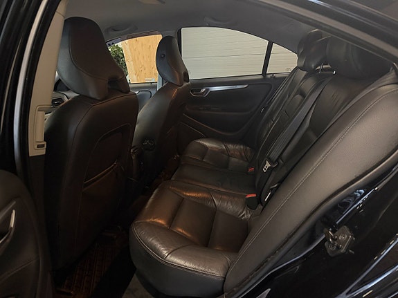 Volvo S60 8 of 12
