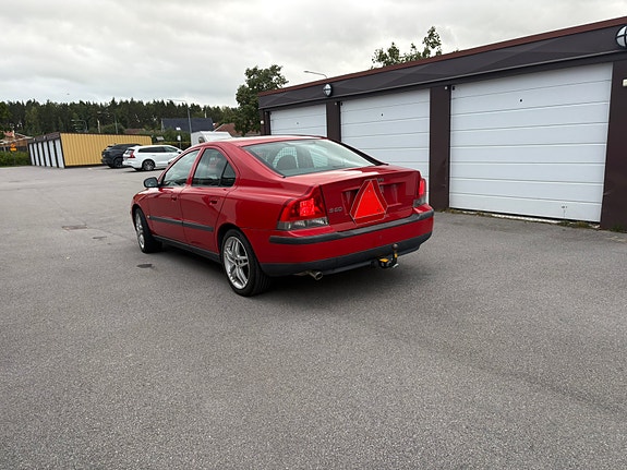 Volvo S60 3 of 5