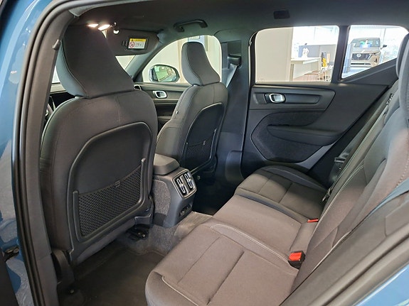 Volvo XC40 8 of 9