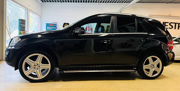 Mercedes-Benz ML300 5 of 21