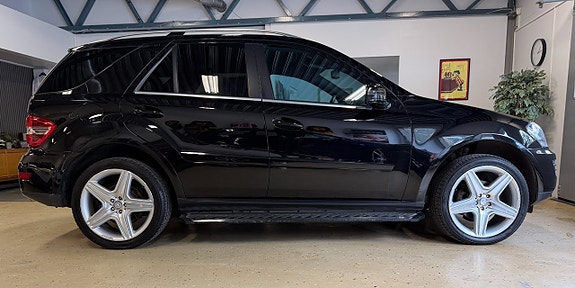 Mercedes-Benz ML300 11 of 21